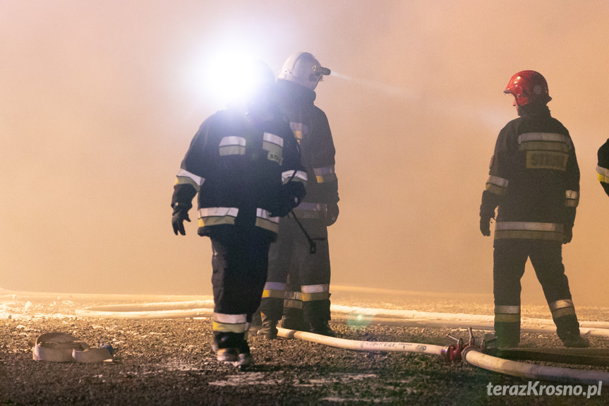 Pożar w Krośnie. Na zajezdni spłonęło kilka autokarów