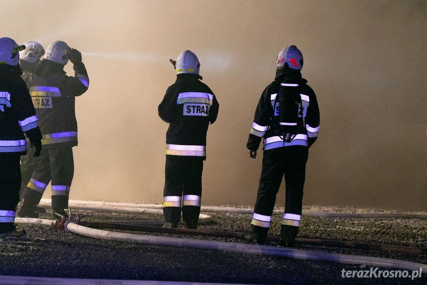 Pożar w Krośnie. Na zajezdni spłonęło kilka autokarów