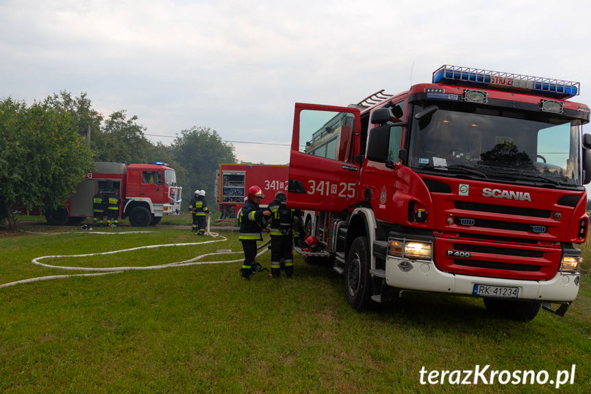 Pożar w Odrzykoniu. Spłonął budynek gospodarczy