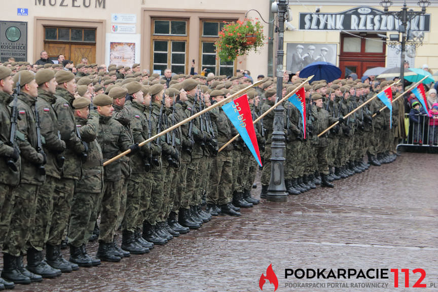 Przysięga żołnierzy WOT na rynku w Rzeszowie