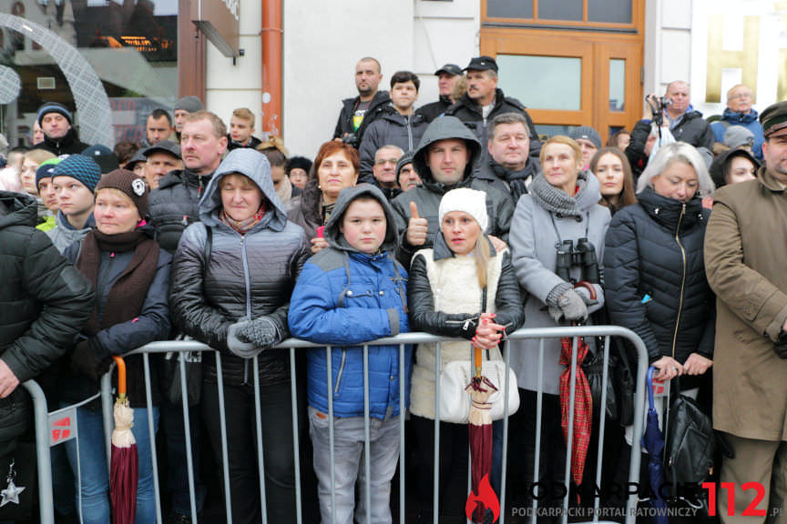 Przysięga żołnierzy WOT na rynku w Rzeszowie