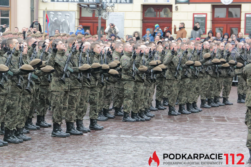 Przysięga żołnierzy WOT na rynku w Rzeszowie