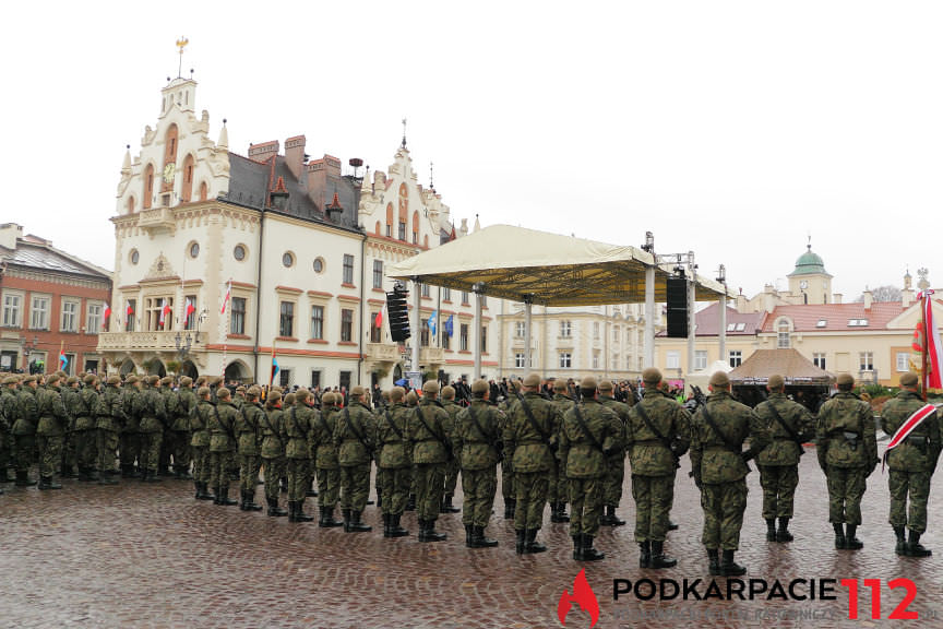 Przysięga żołnierzy WOT na rynku w Rzeszowie