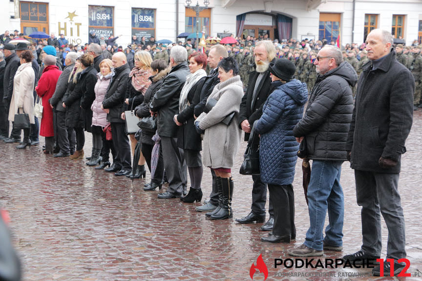 Przysięga żołnierzy WOT na rynku w Rzeszowie