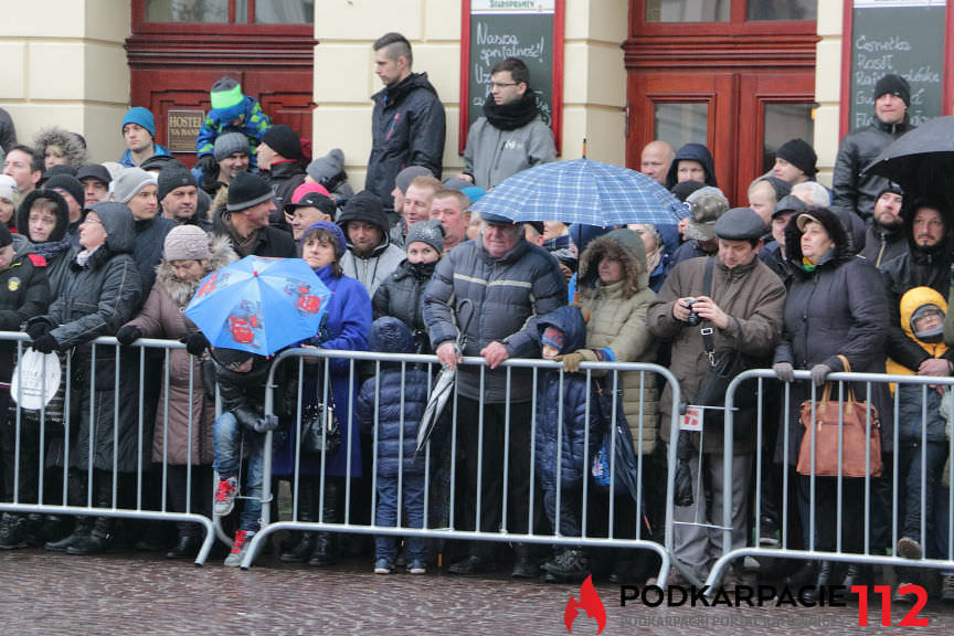 Przysięga żołnierzy WOT na rynku w Rzeszowie