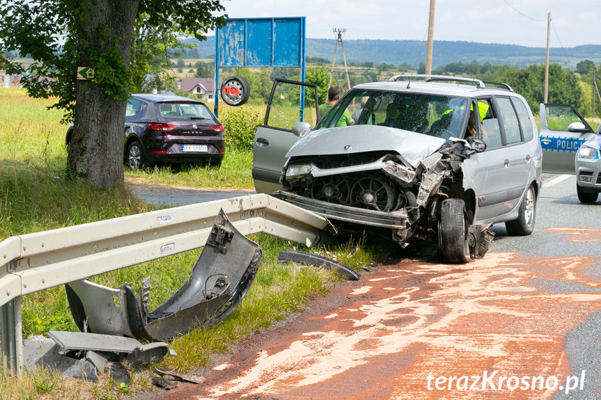 Teodorówka. Zderzenie samochodu ciężarowego i osobówki