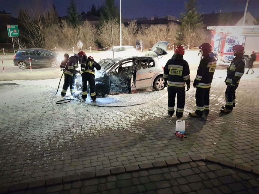 W Krośnie spłonął samochód osobowy