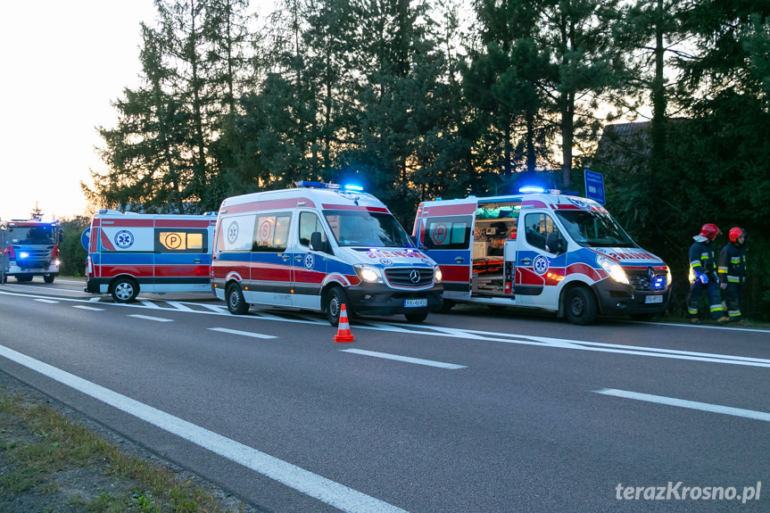 Wypadek w Iskrzyni. Zderzenie auta z motocyklem