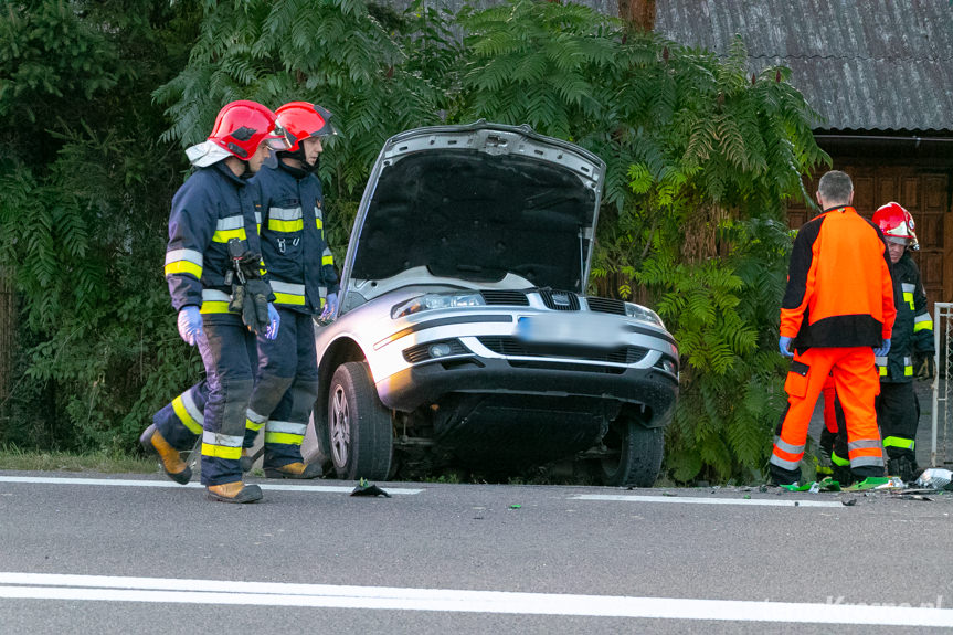 Wypadek w Iskrzyni. Zderzenie auta z motocyklem