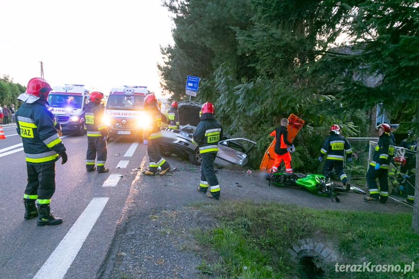 Wypadek w Iskrzyni. Zderzenie auta z motocyklem