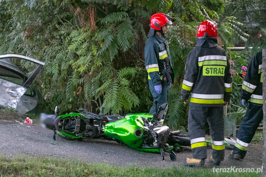 Wypadek w Iskrzyni. Zderzenie auta z motocyklem