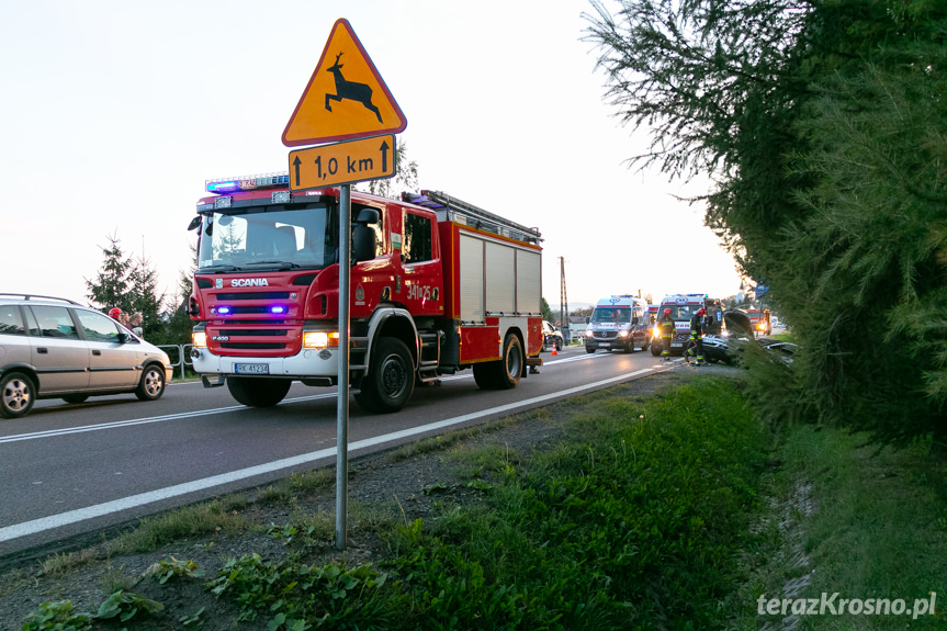 Wypadek w Iskrzyni. Zderzenie auta z motocyklem