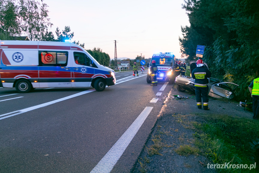 Wypadek w Iskrzyni. Zderzenie auta z motocyklem