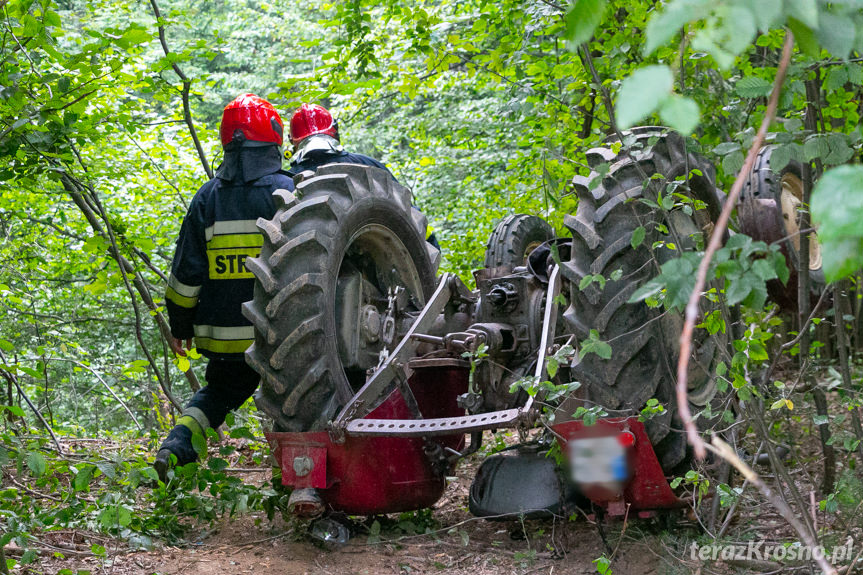 Wypadek w Iwli. Mężczyzna przygnieciony przez ciągnik