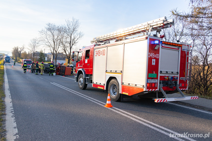 Wypadek w Iwli. Zderzenie samochodu osobowego z ciągnikiem rolniczym