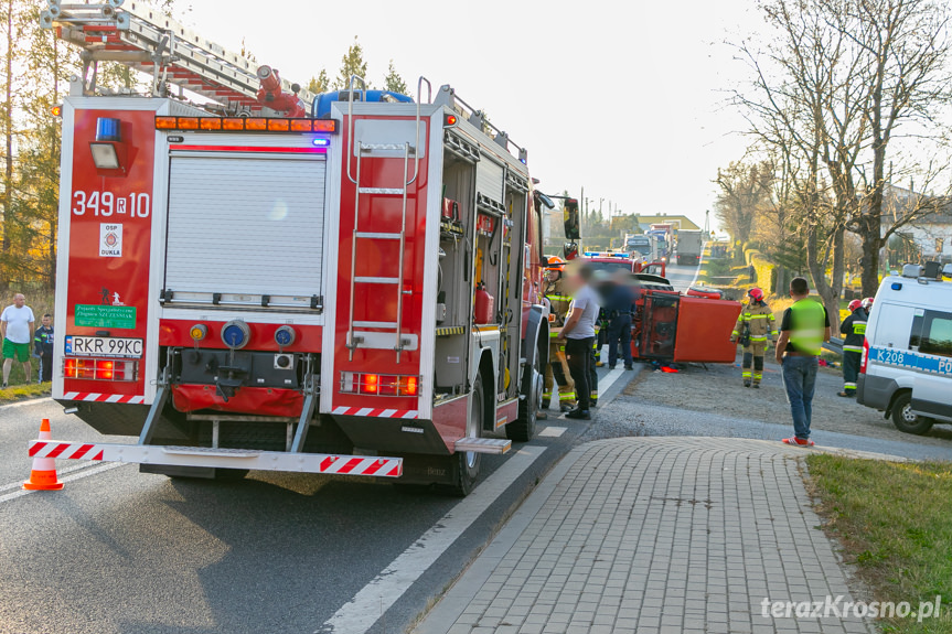 Wypadek w Iwli. Zderzenie samochodu osobowego z ciągnikiem rolniczym