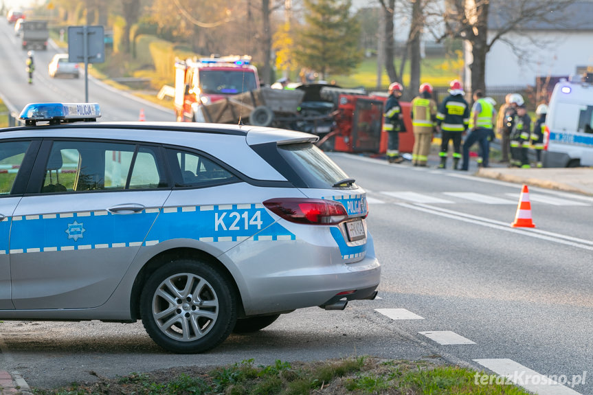 Wypadek w Iwli. Zderzenie samochodu osobowego z ciągnikiem rolniczym