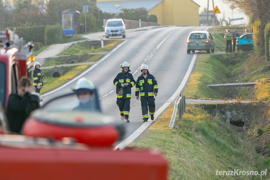 Wypadek w Iwli. Zderzenie samochodu osobowego z ciągnikiem rolniczym