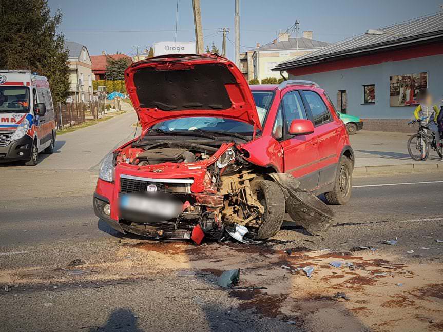 Wypadek w Iwoniczu. Zderzenie dwóch samochodów osobowych