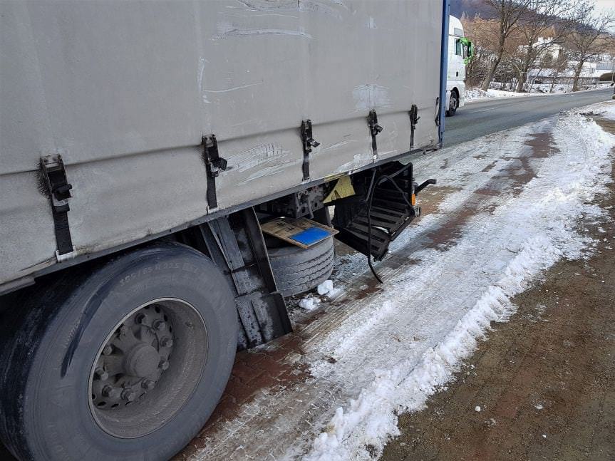 Wypadek w Łysej Górze. Zderzenie trzech pojazdów