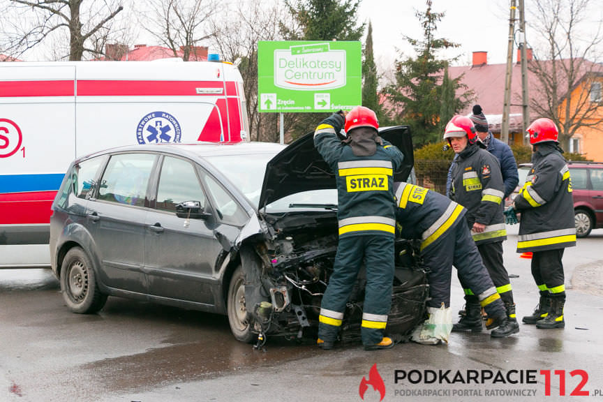 Wypadek w Świerzowej Polskiej na skrzyżowaniu