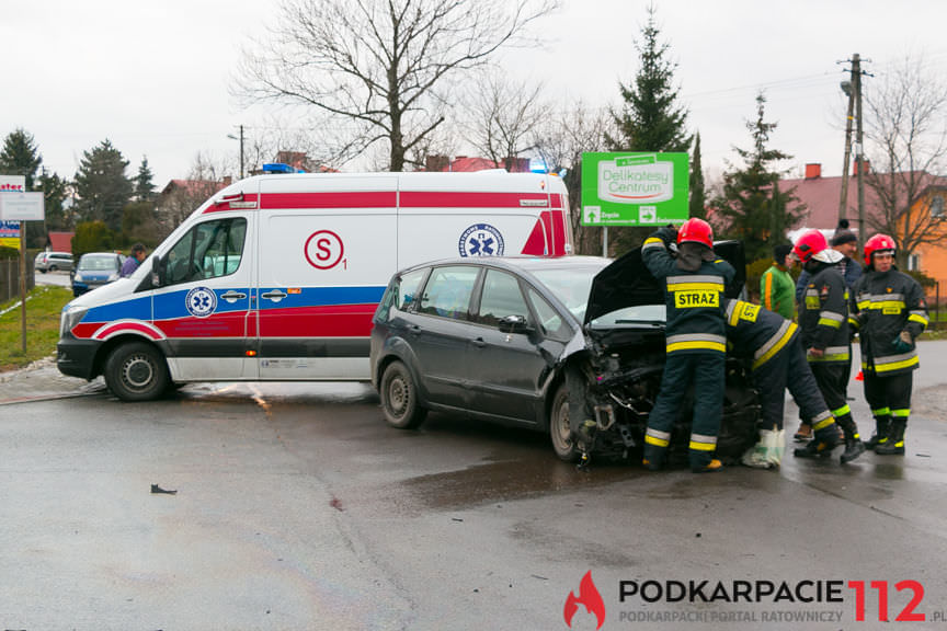 Wypadek w Świerzowej Polskiej na skrzyżowaniu