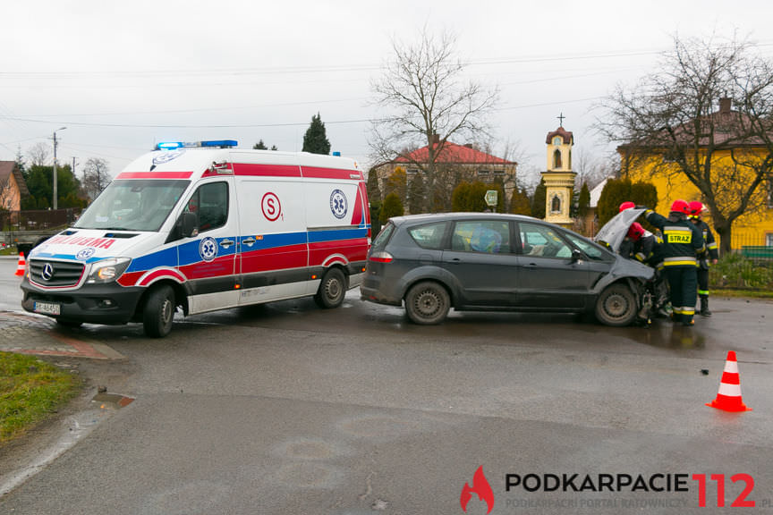 Wypadek w Świerzowej Polskiej na skrzyżowaniu