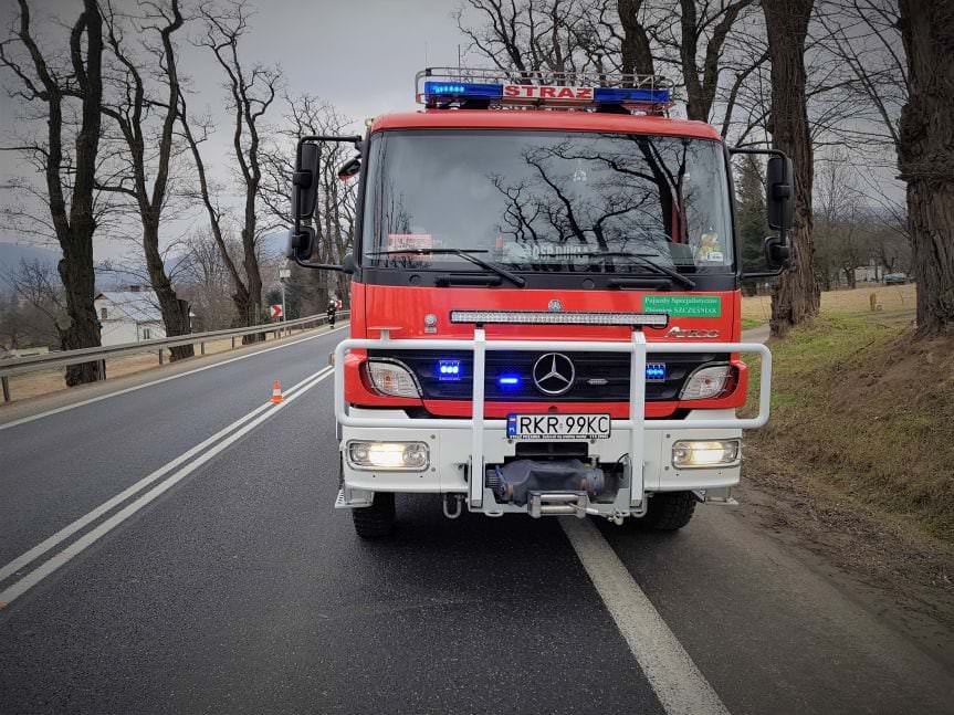 Wypadek w Zboiskach. Kierująca samochodem osobowym wjechała do rowu