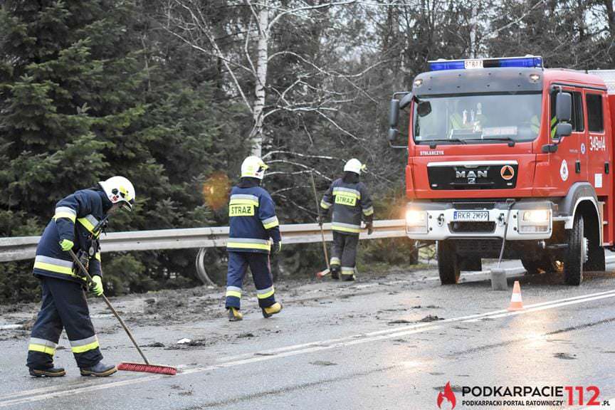 Wypadła z zakrętu. 