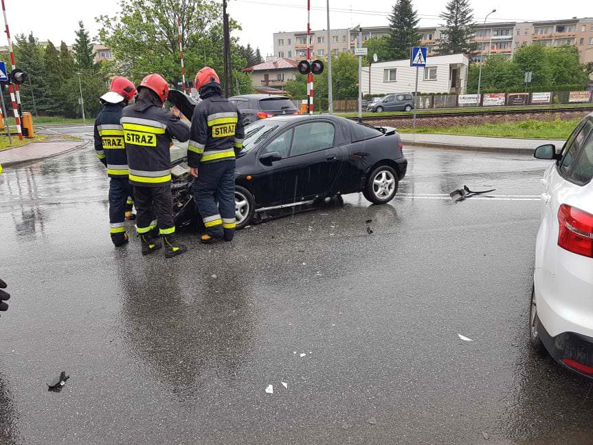 Zderzenie Forda i Opla na Bieszczadzkiej w Krośnie