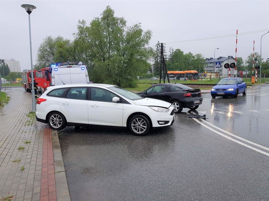 Zderzenie Forda i Opla na Bieszczadzkiej w Krośnie