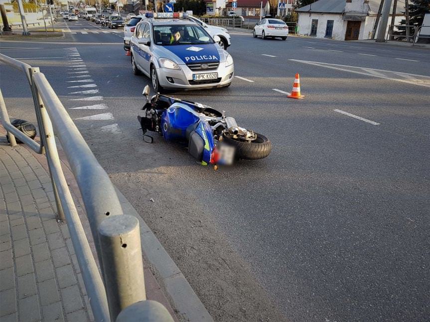 Zderzenie motocyklisty z samochodem osobowym