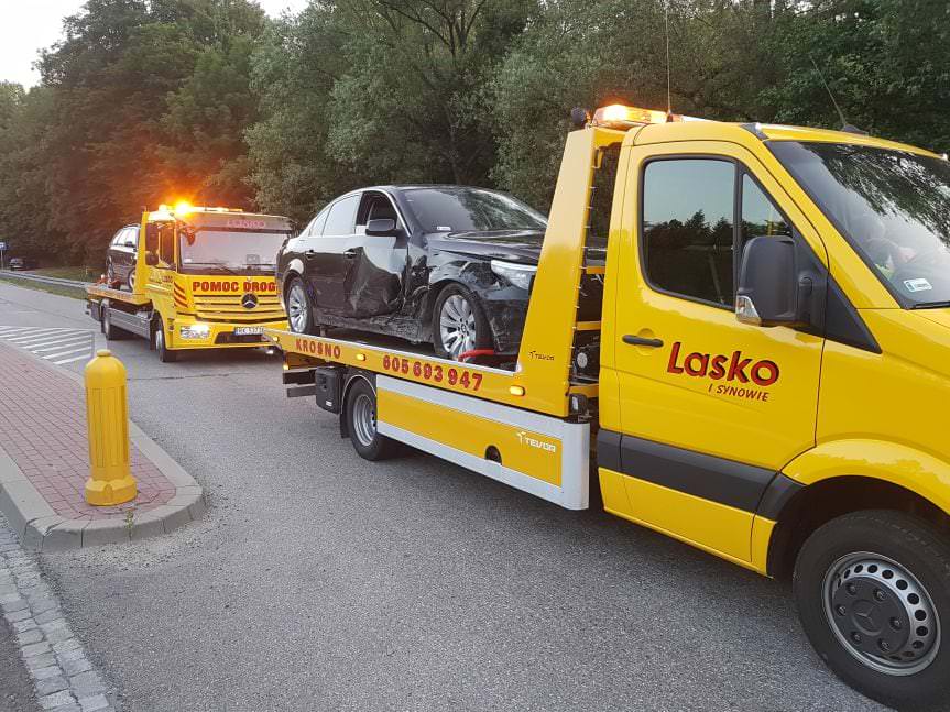 Zderzenie Volkswagena i BMW w Komborni