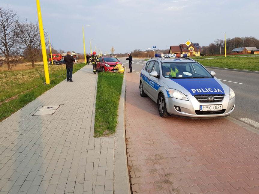 Zderzenie volkswagena i renault na ulicy Lotników w Krośnie