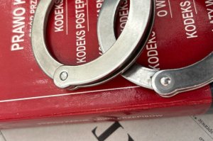 22-latek odpowie za kradzież rozbójniczą