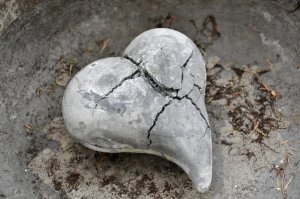 23-latek uszkodził przydrożne kapliczki