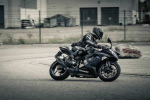 33-latek w szpitalu po upadku na motorze