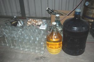 53-latek wytwarzał papierosy i alkohol stanie przed sądem 