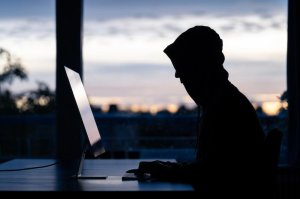 54-latka ofiarą internetowego oszustwa