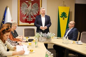 Burmistrz spotkał się z sołtysami. Omówiono plany na 2025 rok