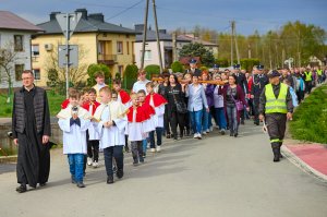 Droga Krzyżowa przeszła ulicami gminy Jedlicze. Wierni dali świadectwo wiary