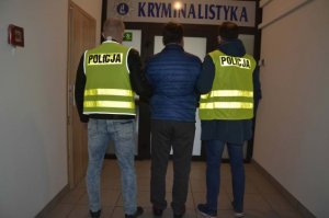 Dwaj mężczyźni zatrzymani za sprzedaż papierosów bez akcyzy
