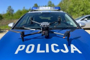 Działania z dronem leżajskiej drogówki