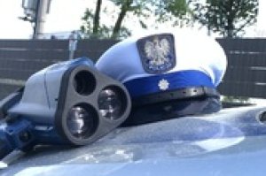 Jechał 103 km/h. Stracił prawo jazdy