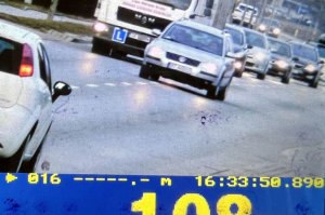 Jechał z prędkością 108 km/h. Skuteczne działanie policjantów