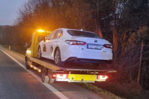Kierował bez uprawnień i z sądowym zakazem