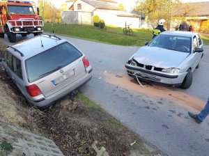 Kobylany. Zderzenie dwóch samochodów osobowych