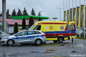 Kolizja i potrącenie 15-latki na przejściu dla pieszych