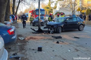 Krosno. Uderzył w latarnię