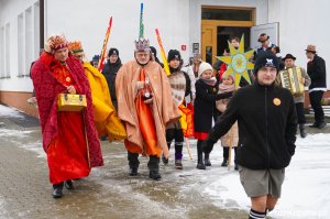 Lubatowa. Uroczysty orszak w święto Trzech Króli